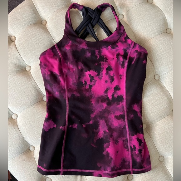 Lululemon Enhearten Tank
Blooming Pixie Raspberry Black/Black - Picture 9 of 16